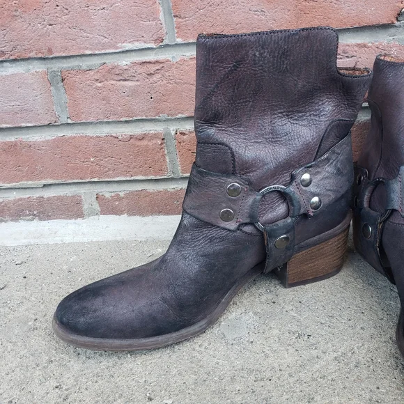 Donald J. Pliner Dasha Brown Leather Ankle Booties - Picture 5 of 11